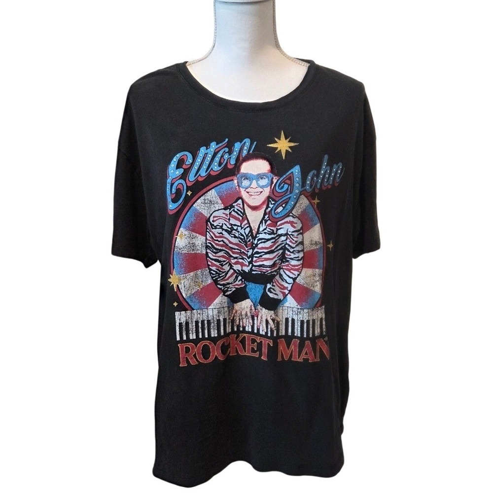 Elton John Rocket Man Graphic‎ T Shirt Black Short Sleeve Cotton Size L
